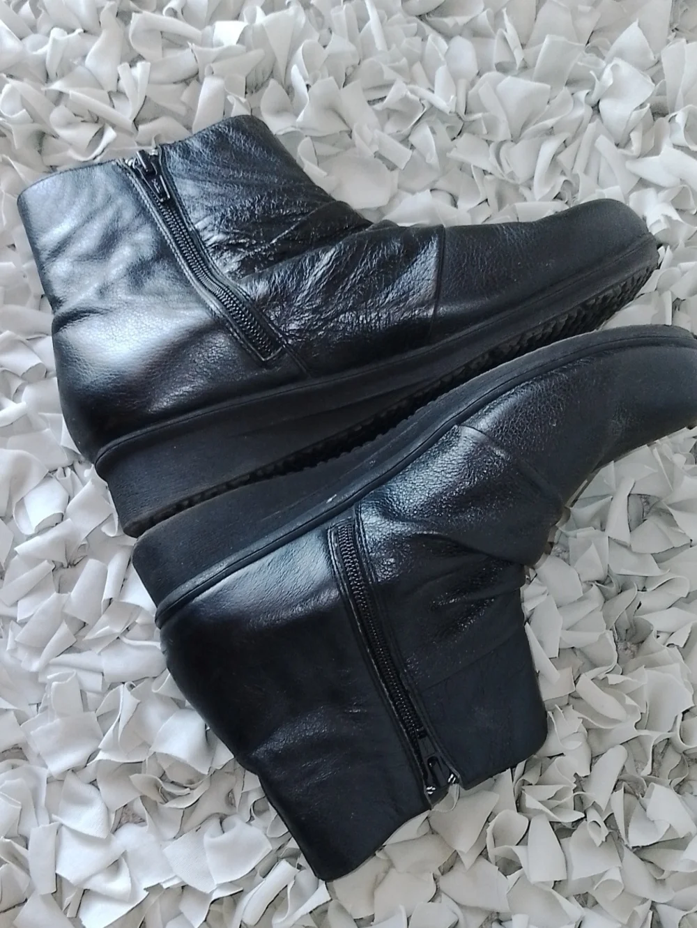 Obeo Elani Black Leather Ankle Boots with Side Zipper 7.5M